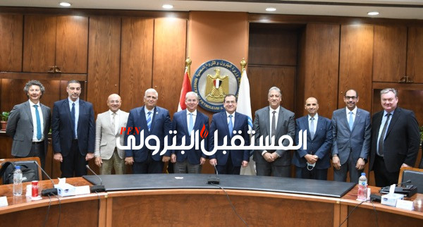 الملا يلتقي رئيس شركة روهر بمبن لاستعراض نشاط الشركة في مصر