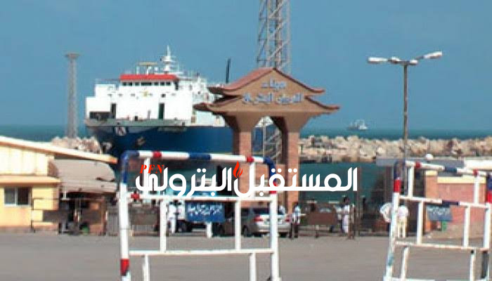 سرعة الرياح وارتفاع الأمواج تغلق ميناء العريش البحري