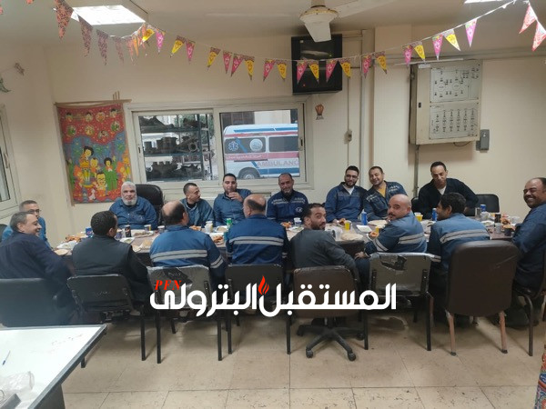 تنظيم إفطارا جماعيا للعاملين بالاطفاء بشركة الاسكندرية للبترول